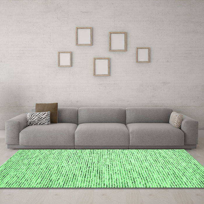 Machine Washable Abstract Emerald Green Contemporary Area Rugs in a Living Room,, wshcon1853emgrn
