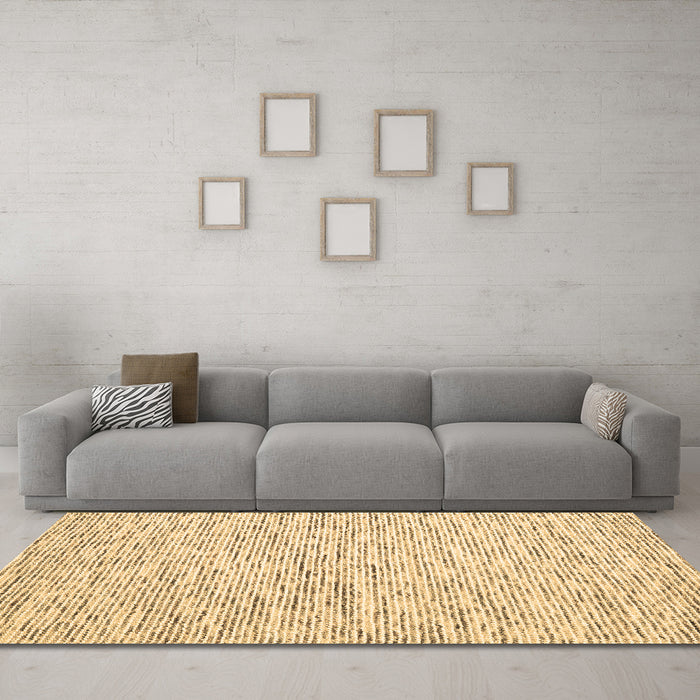 Machine Washable Abstract Brown Contemporary Rug in a Living Room,, wshcon1853brn