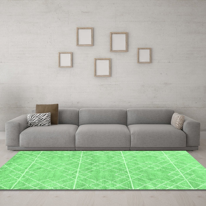 Machine Washable Abstract Emerald Green Contemporary Area Rugs in a Living Room,, wshcon1856emgrn