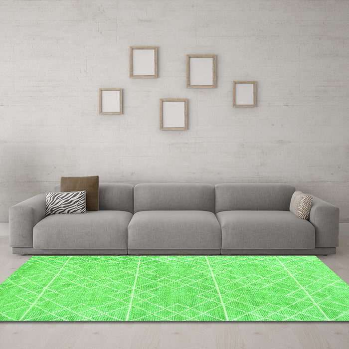 Machine Washable Abstract Green Contemporary Area Rugs in a Living Room,, wshcon1856grn