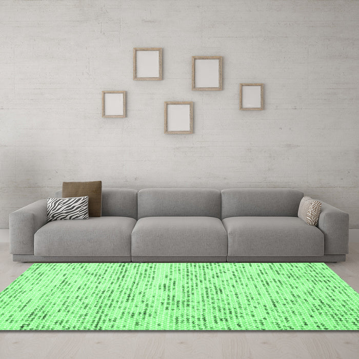 Machine Washable Solid Emerald Green Modern Area Rugs in a Living Room,, wshcon1857emgrn
