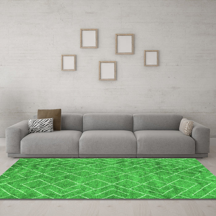 Machine Washable Abstract Green Contemporary Area Rugs in a Living Room,, wshcon1859grn