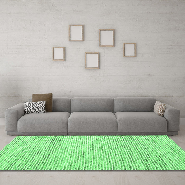 Machine Washable Abstract Emerald Green Contemporary Area Rugs in a Living Room,, wshcon1860emgrn