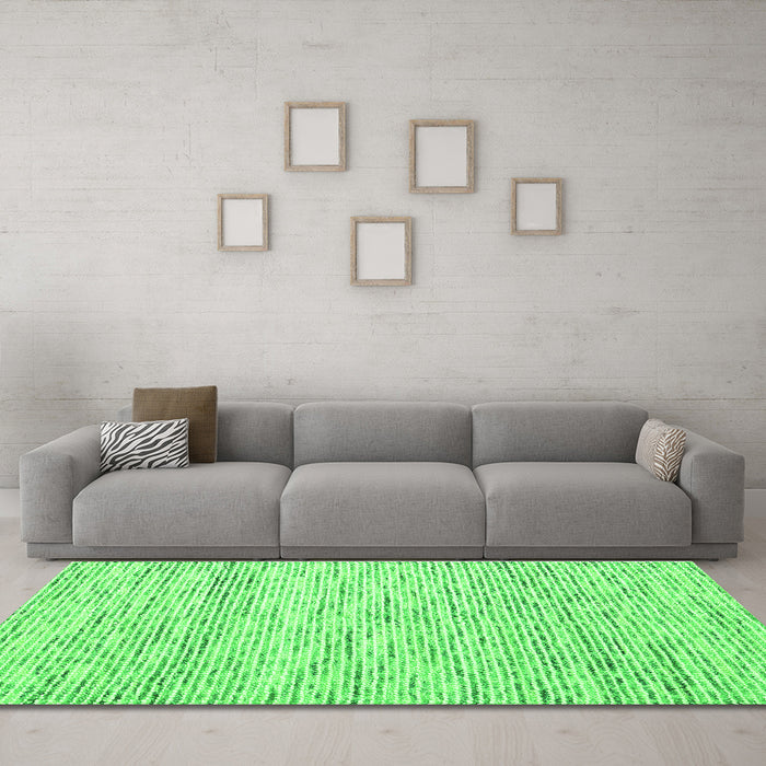 Machine Washable Abstract Green Contemporary Area Rugs in a Living Room,, wshcon1860grn
