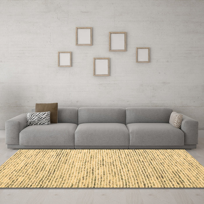 Machine Washable Abstract Brown Contemporary Rug in a Living Room,, wshcon1860brn