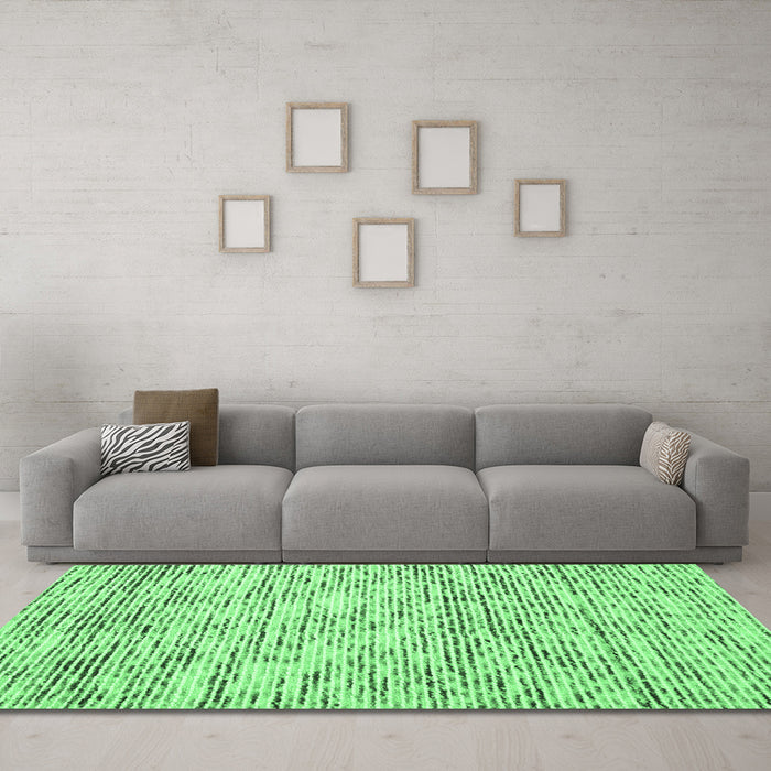 Machine Washable Abstract Emerald Green Contemporary Area Rugs in a Living Room,, wshcon1862emgrn