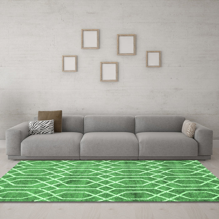 Machine Washable Trellis Emerald Green Modern Area Rugs in a Living Room,, wshcon1864emgrn