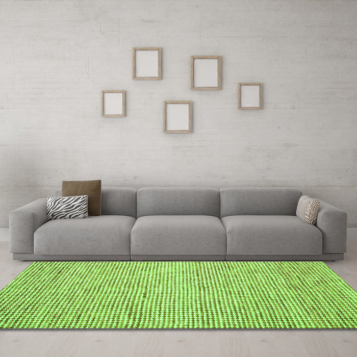 Machine Washable Abstract Green Contemporary Area Rugs in a Living Room,, wshcon1870grn