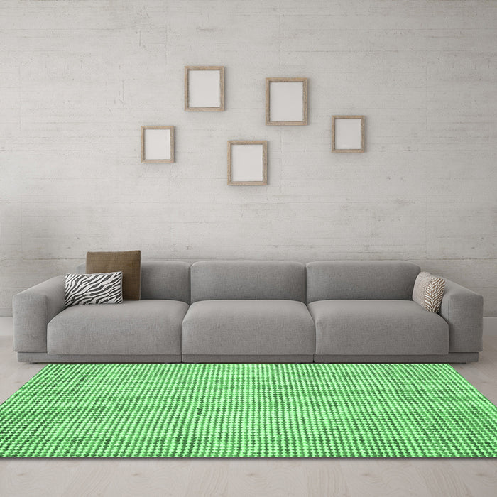 Machine Washable Abstract Emerald Green Contemporary Area Rugs in a Living Room,, wshcon1870emgrn