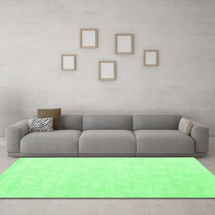 Machine Washable Abstract Emerald Green Contemporary Area Rugs in a Living Room,, wshcon1876emgrn