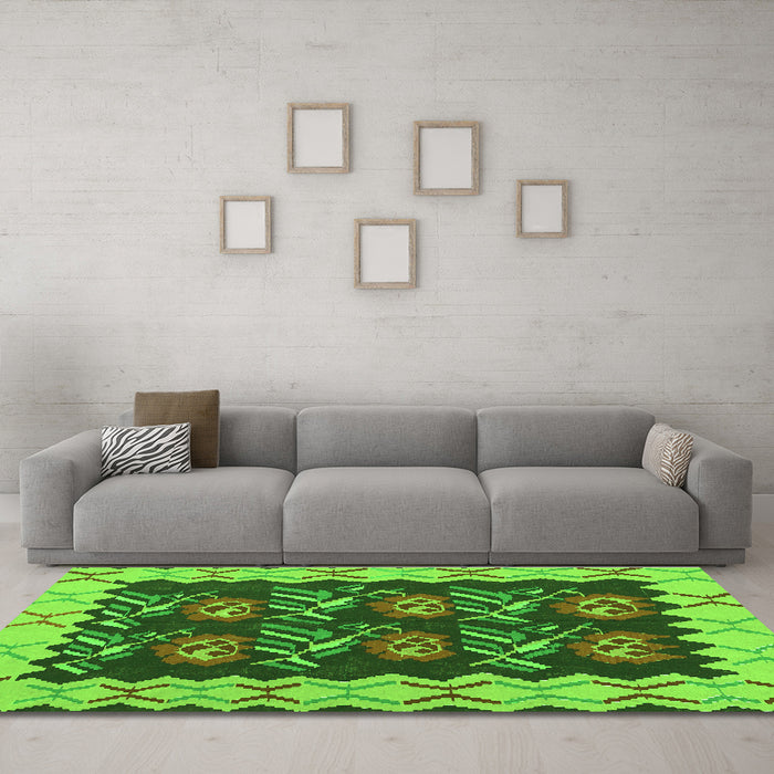 Machine Washable Abstract Green Contemporary Area Rugs in a Living Room,, wshcon1882grn