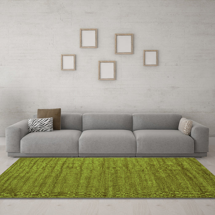 Machine Washable Abstract Green Contemporary Area Rugs in a Living Room,, wshcon1893grn
