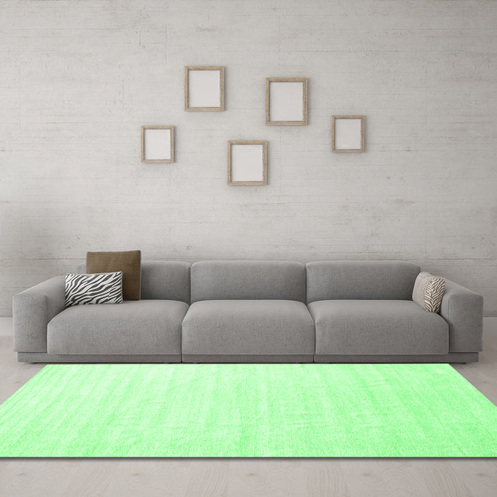Machine Washable Solid Emerald Green Modern Area Rugs in a Living Room,, wshcon1894emgrn