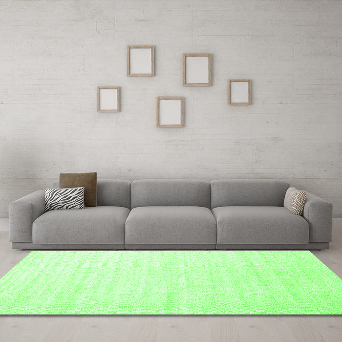 Machine Washable Solid Green Modern Area Rugs in a Living Room,, wshcon1894grn