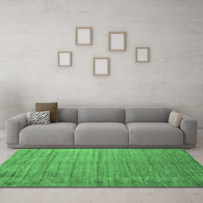 Machine Washable Abstract Emerald Green Contemporary Area Rugs in a Living Room,, wshcon1895emgrn
