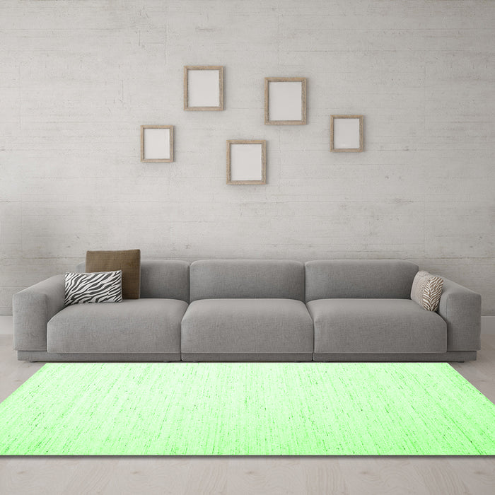 Machine Washable Solid Green Modern Area Rugs in a Living Room,, wshcon1899grn