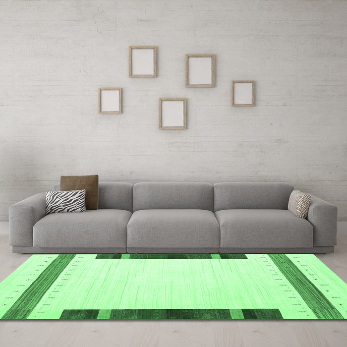 Machine Washable Solid Emerald Green Modern Area Rugs in a Living Room,, wshcon1901emgrn
