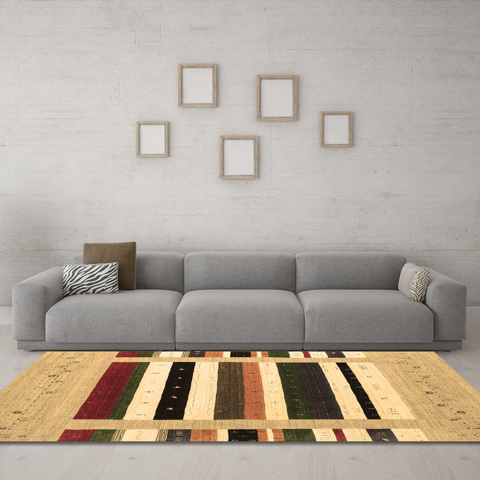 Machine Washable Abstract Brown Contemporary Rug in a Living Room,, wshcon1905brn