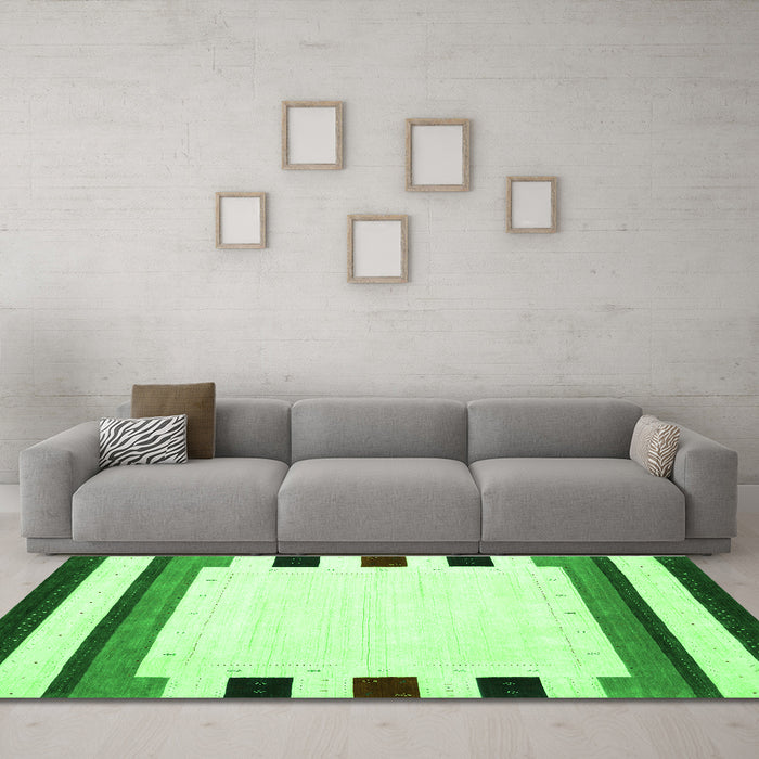 Machine Washable Solid Green Modern Area Rugs in a Living Room,, wshcon1907grn