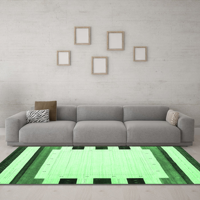 Machine Washable Solid Emerald Green Modern Area Rugs in a Living Room,, wshcon1911emgrn