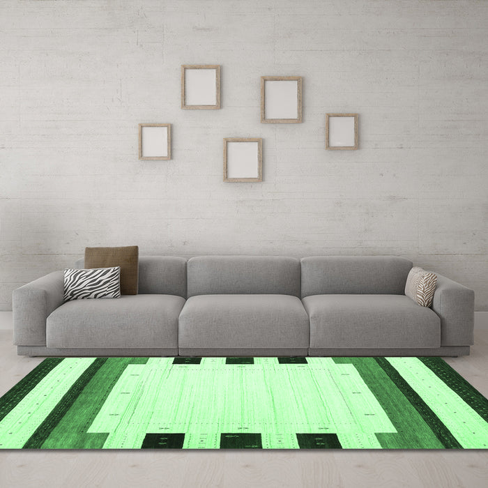 Machine Washable Solid Emerald Green Modern Area Rugs in a Living Room,, wshcon1912emgrn