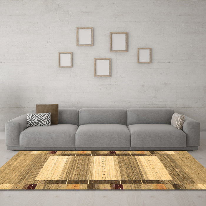 Machine Washable Abstract Brown Contemporary Rug in a Living Room,, wshcon1913brn