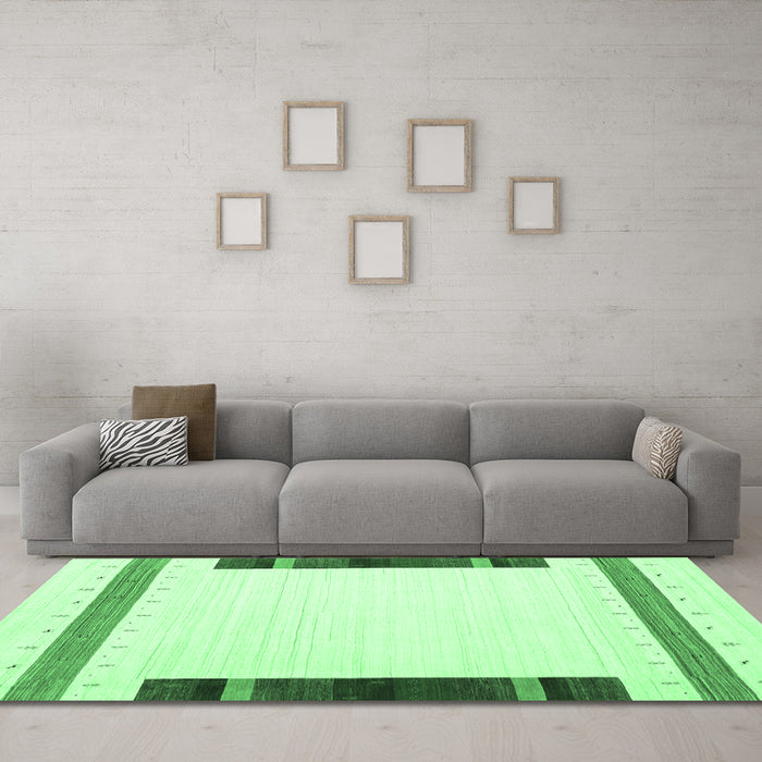 Machine Washable Solid Emerald Green Modern Area Rugs in a Living Room,, wshcon1916emgrn