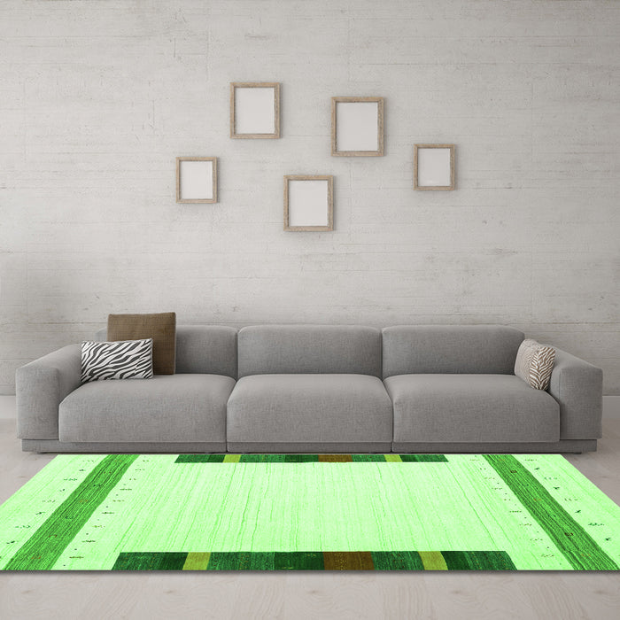 Machine Washable Solid Green Modern Area Rugs in a Living Room,, wshcon1916grn