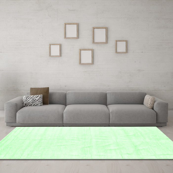 Machine Washable Solid Emerald Green Modern Area Rugs in a Living Room,, wshcon1922emgrn