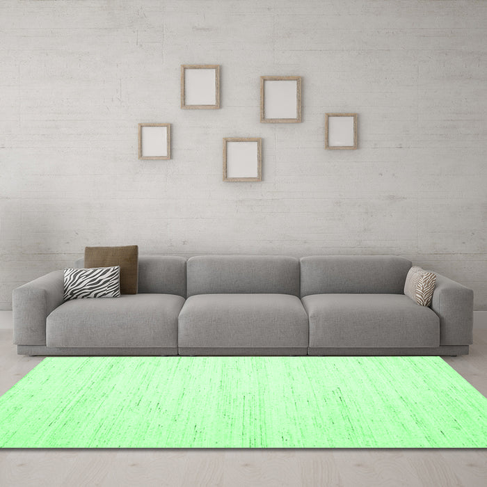 Machine Washable Solid Emerald Green Modern Area Rugs in a Living Room,, wshcon1924emgrn
