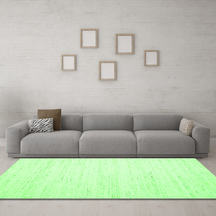 Machine Washable Solid Green Modern Area Rugs in a Living Room,, wshcon1924grn