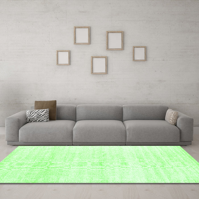 Machine Washable Solid Green Modern Area Rugs in a Living Room,, wshcon1925grn