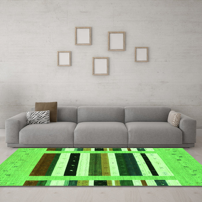 Machine Washable Abstract Green Contemporary Area Rugs in a Living Room,, wshcon1927grn