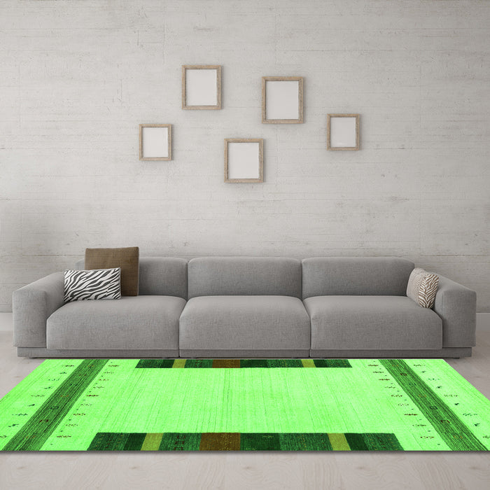 Machine Washable Solid Green Modern Area Rugs in a Living Room,, wshcon1928grn