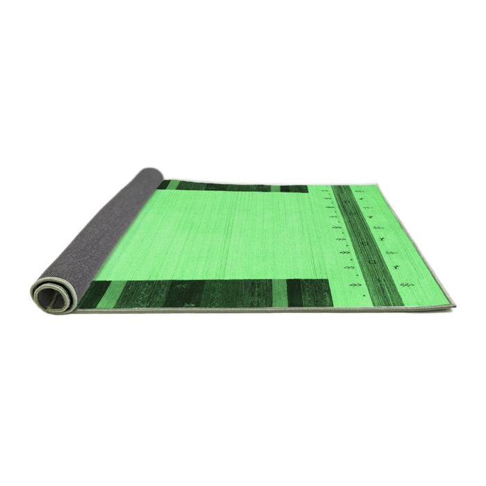 Sideview of Solid Emerald Green Modern Rug, con1928emgrn