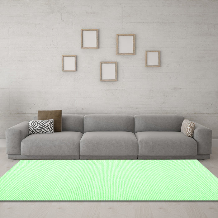 Machine Washable Solid Emerald Green Modern Area Rugs in a Living Room,, wshcon1930emgrn