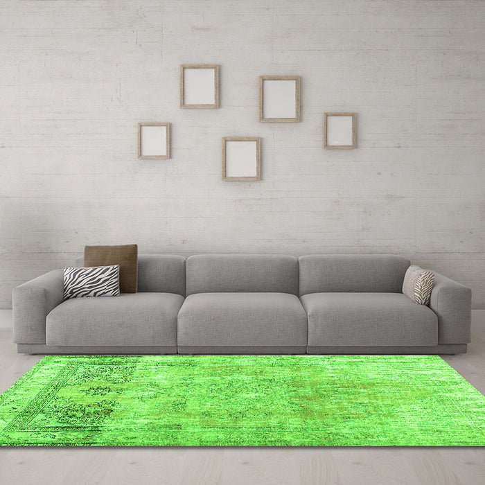 Machine Washable Abstract Green Contemporary Area Rugs in a Living Room,, wshcon1938grn