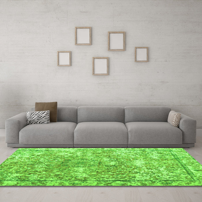 Machine Washable Abstract Green Contemporary Area Rugs in a Living Room,, wshcon1942grn