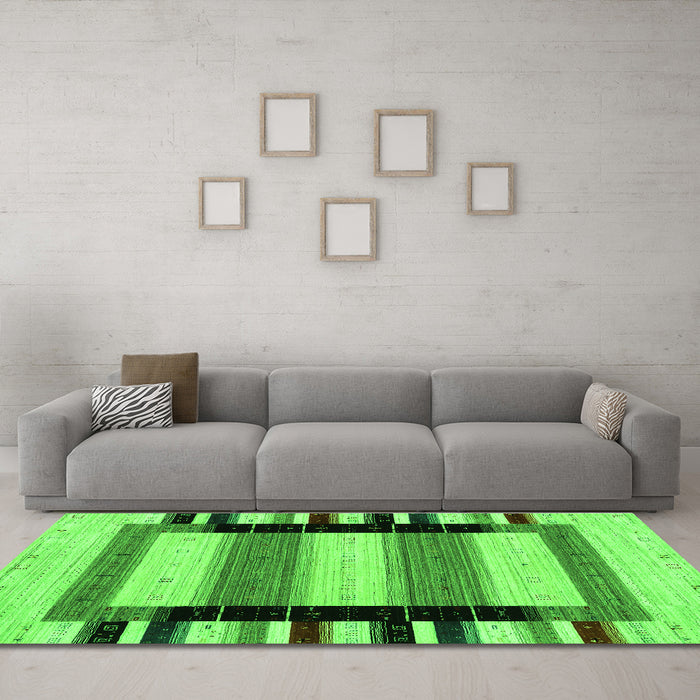 Machine Washable Solid Green Modern Area Rugs in a Living Room,, wshcon1944grn