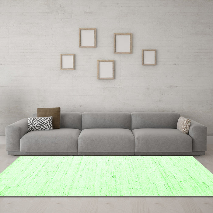 Machine Washable Solid Green Modern Area Rugs in a Living Room,, wshcon1945grn