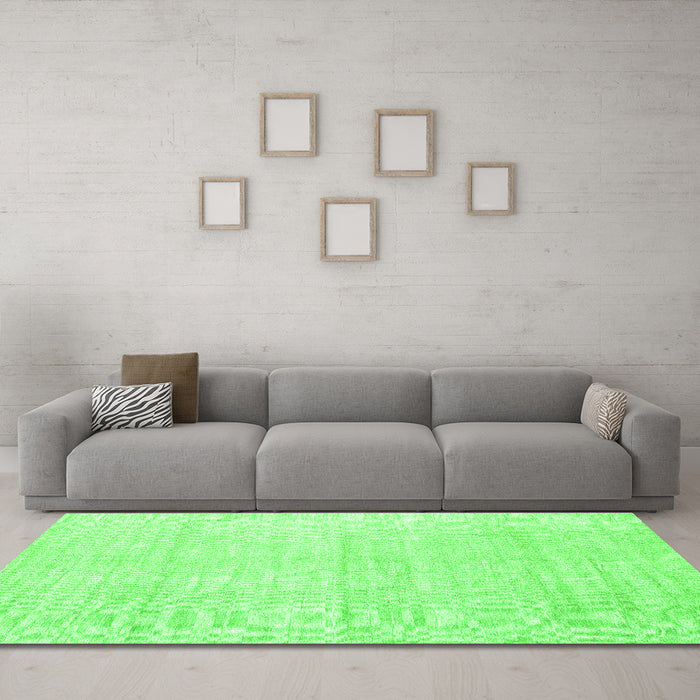 Machine Washable Solid Green Modern Area Rugs in a Living Room,, wshcon1947grn
