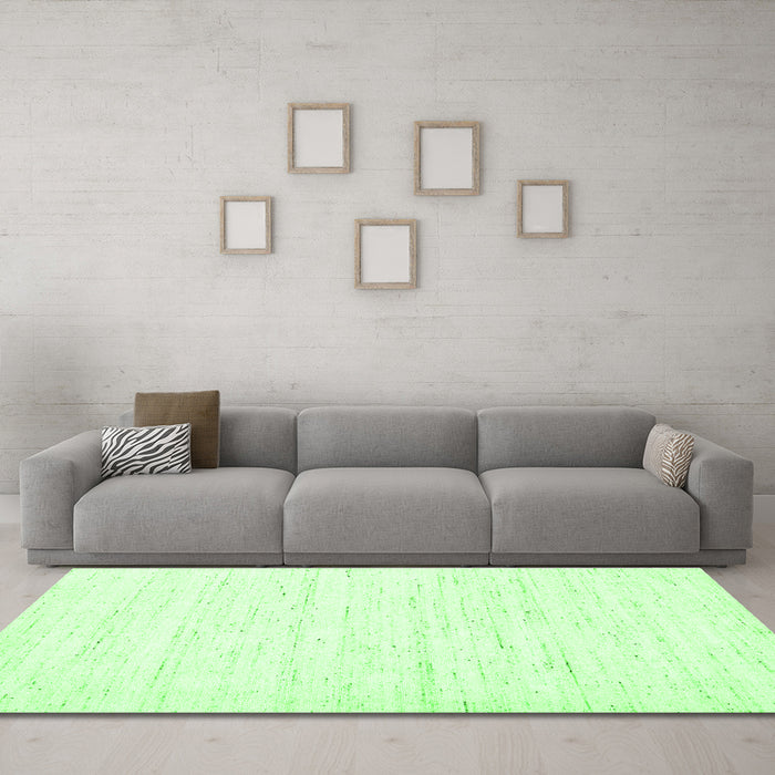 Machine Washable Solid Green Modern Area Rugs in a Living Room,, wshcon1952grn