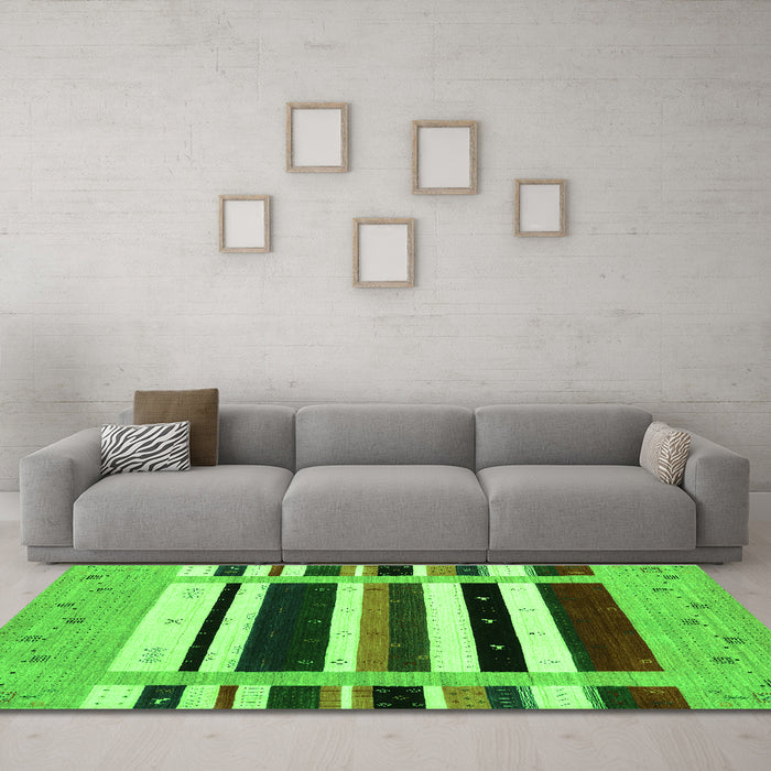 Machine Washable Abstract Green Contemporary Area Rugs in a Living Room,, wshcon1953grn