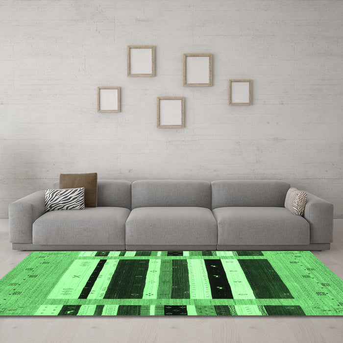 Machine Washable Abstract Emerald Green Contemporary Area Rugs in a Living Room,, wshcon1953emgrn