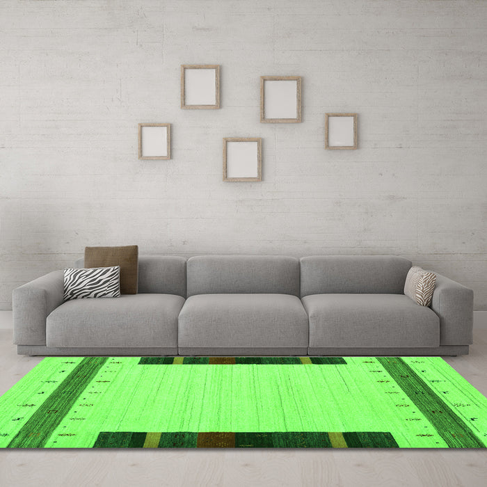 Machine Washable Abstract Green Contemporary Area Rugs in a Living Room,, wshcon1954grn