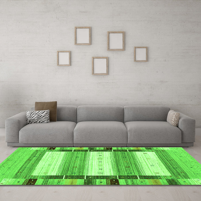 Machine Washable Abstract Green Contemporary Area Rugs in a Living Room,, wshcon1955grn