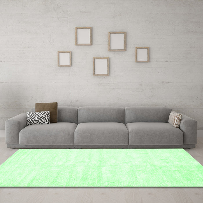 Machine Washable Solid Emerald Green Modern Area Rugs in a Living Room,, wshcon1956emgrn