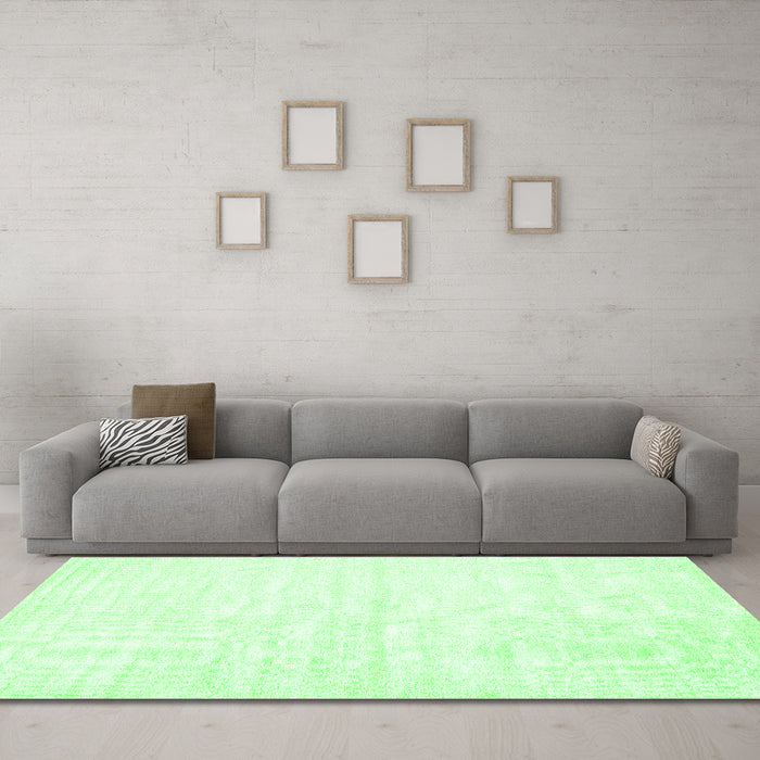 Machine Washable Solid Green Modern Area Rugs in a Living Room,, wshcon1956grn