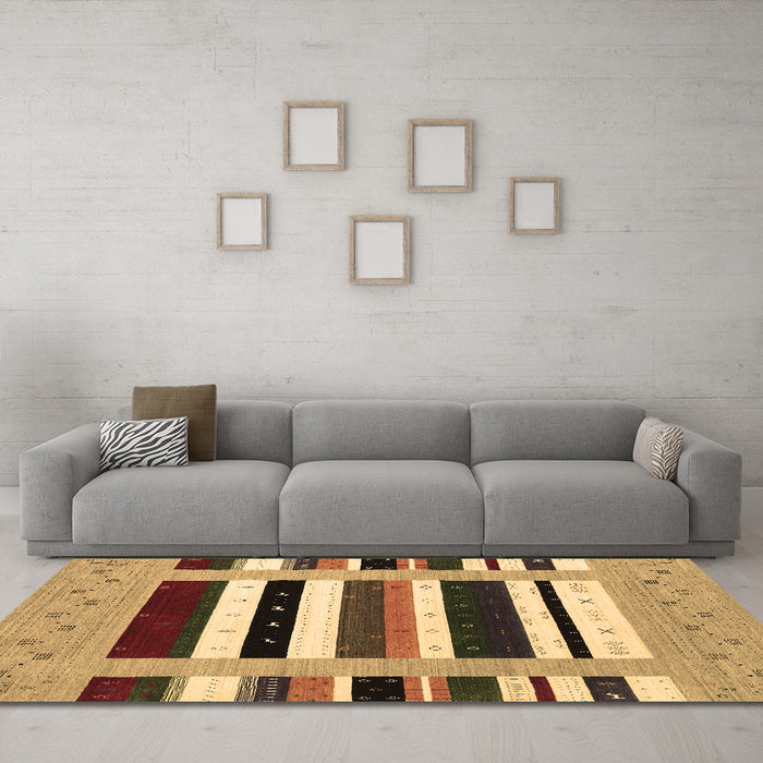 Machine Washable Abstract Brown Contemporary Rug in a Living Room,, wshcon1962brn