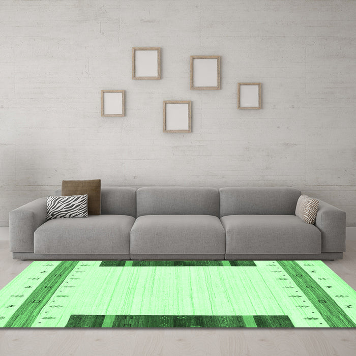 Machine Washable Solid Emerald Green Modern Area Rugs in a Living Room,, wshcon1967emgrn